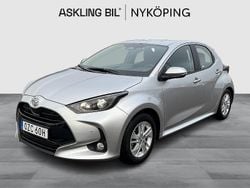 Silver Begagnad 2025 Toyota Yaris Hybrid Active Halvkombi | 255 000 kr (Marknadspris)