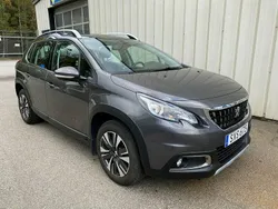 Mörkgrå Begagnad 2017 Peugeot 2008 Allure SUV | 139 900 kr (Marknadspris)