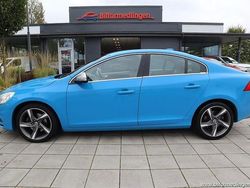 Blå samma som bilen Begagnad 2012 Volvo S60 R-Design Sedan | 139 900 kr (Marknadspris)