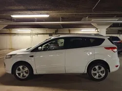 Vit Begagnad 2016 Ford Kuga Titanium SUV | 143 000 kr (Marknadspris)