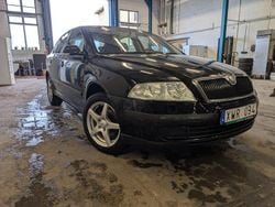 Svart metallic Begagnad 2006 Skoda Octavia Halvkombi | 15 000 kr (Marknadspris)