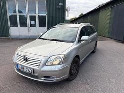 Silver Begagnad 2003 Toyota Avensis Kombi | 19 000 kr (Bra pris)