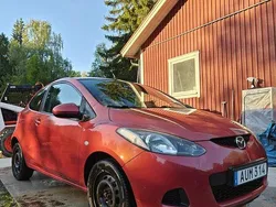 Röd Begagnad 2009 Mazda 2 Halvkombi | 25 000 kr