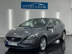 Grå Begagnad 2012 Volvo V40 Momentum Kombi | 139 800 kr (Dyr)