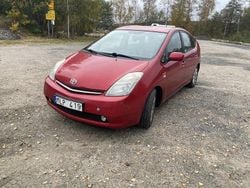 Röd Begagnad 2006 Toyota Prius Halvkombi | 48 000 kr