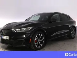 Svart Begagnad 2022 Ford Mustang Mach-E SUV | 379 900 kr (Bra pris)