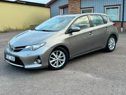 Brun Begagnad 2013 Toyota Auris Active Halvkombi | 94 900 kr (Marknadspris)