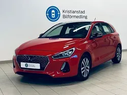 Röd Begagnad 2017 Hyundai i30 Comfort Halvkombi | 184 900 kr (Marknadspris)