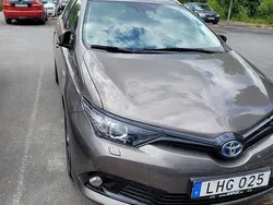 Grå Begagnad 2018 Toyota Auris Touring Sports Comfort Kombi | 185 000 kr (Marknadspris)