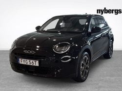 Svart Begagnad 2023 Fiat 600 La Prima SUV | 314 000 kr