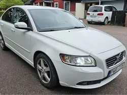 Vit Begagnad 2009 Volvo S40 Sedan | 49 000 kr (Marknadspris)