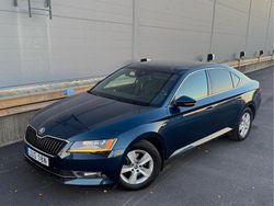 Blå Begagnad 2019 Skoda Superb Business Line Halvkombi | 219 000 kr (Marknadspris)