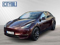 Röd Begagnad 2023 Tesla Model Y Performance SUV | 449 900 kr (Marknadspris)