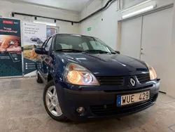 Mörkblå Begagnad 2004 Renault Clio R.S. Halvkombi | 25 000 kr (Marknadspris)