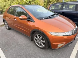 Orange Begagnad 2008 Honda Civic Executive Halvkombi | 32 000 kr (Marknadspris)
