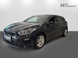Svart Begagnad 2018 Kia Ceed Halvkombi | 129 000 kr (Marknadspris)