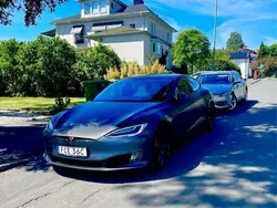 Grå Begagnad 2019 Tesla Model S Sedan | 467 000 kr (Marknadspris)