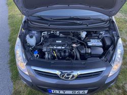 Grå Begagnad 2012 Hyundai i20 Premium Halvkombi | 59 800 kr (Marknadspris)