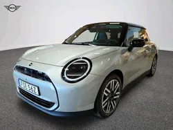 Grå Begagnad 2024 Mini Cooper Halvkombi | 359 900 kr