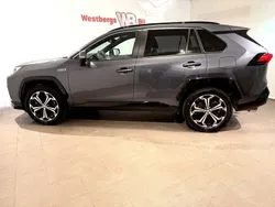 Grå Begagnad 2022 Suzuki Across SUV | 499 000 kr (Marknadspris)