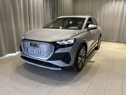 Florettsilver metallic Begagnad 2024 Audi Q4 e-tron Proline SUV | 559 900 kr