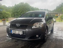 Grå Begagnad 2007 Toyota Auris Halvkombi | 49 000 kr (Marknadspris)