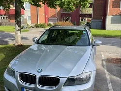 Grå Begagnad 2012 BMW 320 Comfort Edition Kombi | 97 900 kr (Superpris)