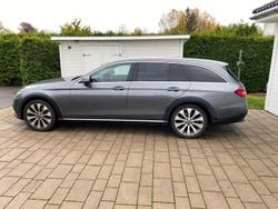 Grå Begagnad 2017 Mercedes E220 Avantgarde Kombi | 270 000 kr (Marknadspris)