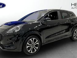 Svart (black) Begagnad 2022 Ford Puma ST-Line Halvkombi | 219 900 kr (Marknadspris)