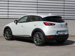 Vit Begagnad 2017 Mazda CX-3 SUV | 179 500 kr (Marknadspris)