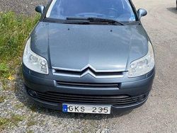 Mörkgrå Begagnad 2007 Citroën C4 Halvkombi | 12 500 kr (Superpris)