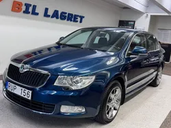 Mörkblå Begagnad 2011 Skoda Superb Elegance Halvkombi | 49 900 kr (Marknadspris)