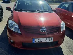 Röd Begagnad 2012 Toyota Auris Plus Halvkombi | 57 500 kr (Marknadspris)