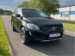Svart Begagnad 2015 Volvo XC60 Momentum SUV | 149 000 kr (Marknadspris)