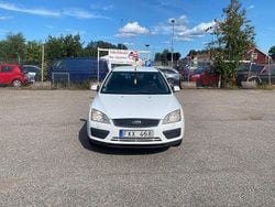 Vit Begagnad 2007 Ford Focus Kombi | 19 900 kr (Marknadspris)