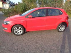 Röd Begagnad 2013 VW Polo Halvkombi | 64 000 kr (Marknadspris)