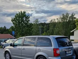 Grå Begagnad 2015 Lancia Voyager Minibuss | 155 000 kr (Marknadspris)