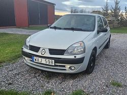 Begagnad 2004 Renault Clio II Expression Halvkombi | 18 500 kr (Marknadspris)