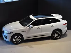 Vit Begagnad 2017 Jaguar F-Pace R-Sport SUV | 279 000 kr (Marknadspris)