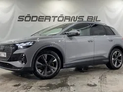 Grå Begagnad 2023 Audi Q4 e-tron Comfort SUV | 369 900 kr (Bra pris)