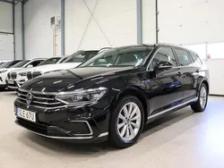 Svart Begagnad 2022 VW Passat GTE Kombi | 329 900 kr (Marknadspris)