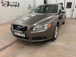 Grå Begagnad 2009 Volvo V70 Summum Kombi | 65 000 kr (Marknadspris)