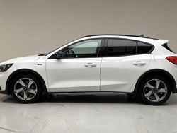 Vit Begagnad 2020 Ford Focus Active Halvkombi | 169 900 kr (Marknadspris)