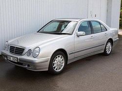 Silver Begagnad 2001 Mercedes E240 Sedan | 64 500 kr