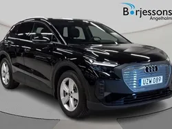Svart Begagnad 2023 Audi Q4 e-tron Proline SUV | 389 000 kr (Bra pris)