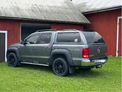Grå Begagnad 2015 VW Amarok Highline Pickup | 220 000 kr (Marknadspris)