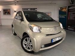 Ljusbrun Begagnad 2009 Toyota iQ Halvkombi | 44 900 kr (Bra pris)
