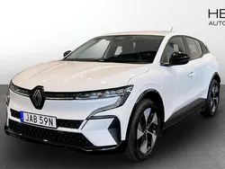 Vit (white) Begagnad 2022 Renault Mégane Equilibre Halvkombi | 234 900 kr (Marknadspris)