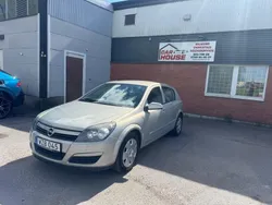 Grå Begagnad 2005 Opel Astra Halvkombi | 29 800 kr (Marknadspris)