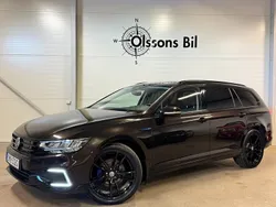 Brun Begagnad 2020 VW Passat GTE Kombi | 239 800 kr (Marknadspris)